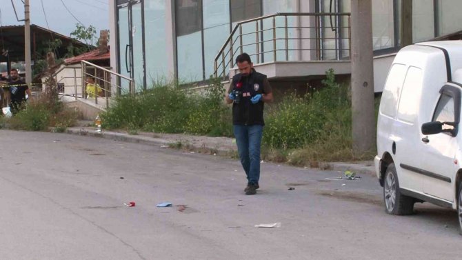 Husumetlisini sokak ortasında pompalı tüfekle vurdu