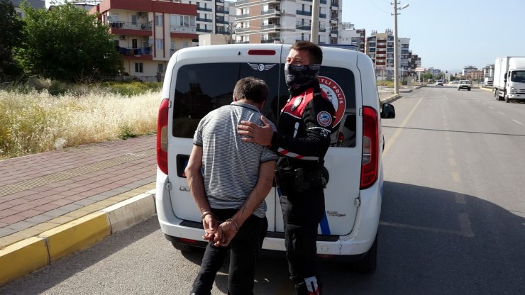 Kesinleşmiş hapis cezası bulunan hükümlü ters yöne girince kaçamadı