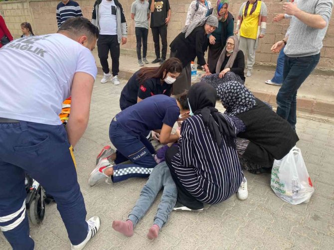 Konya'da yola fırlayan çocuğa otomobil çarptı