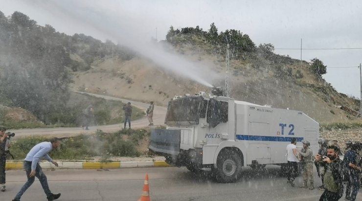 PKK'lı eski hükümlünün cenazesinde gerginlik: 2 gözaltı