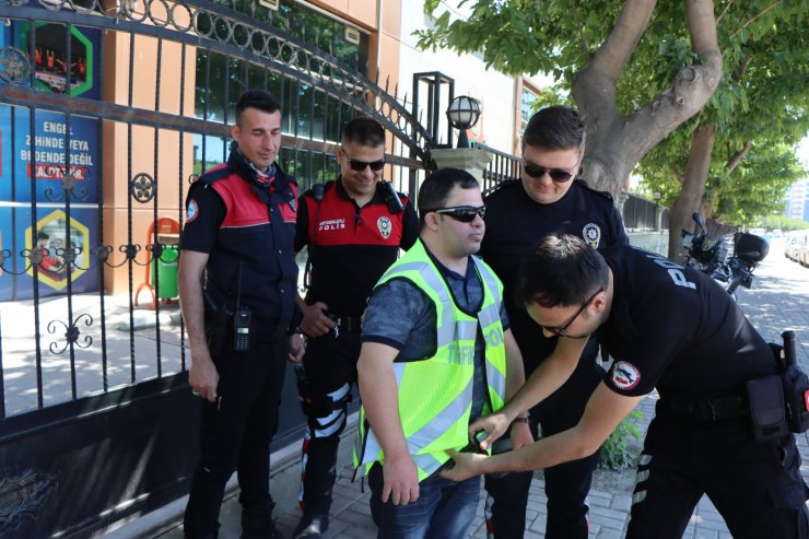 Şanlıurfa’da, Down sendromlular ve engelli bireyler 1 günlüğüne polis oldu