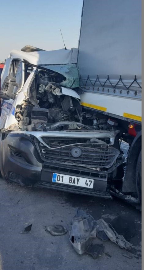 TIR'a arkadan çarpan çekicinin sürücüsü öldü