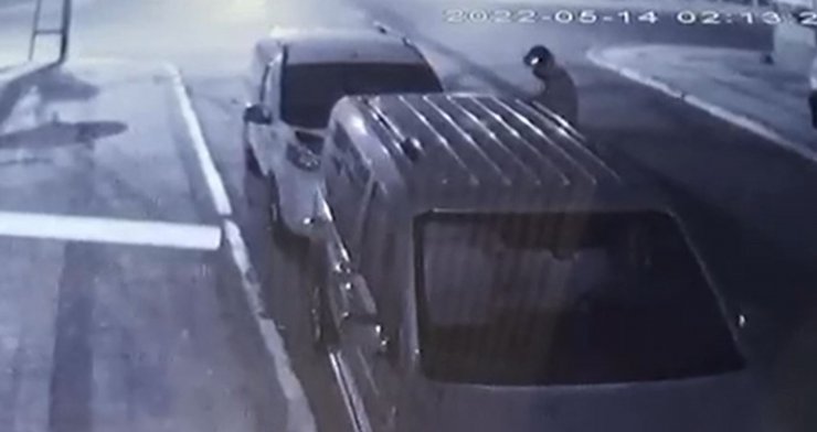 Aracı kundaklandı, şüpheli kuzeni çıktı