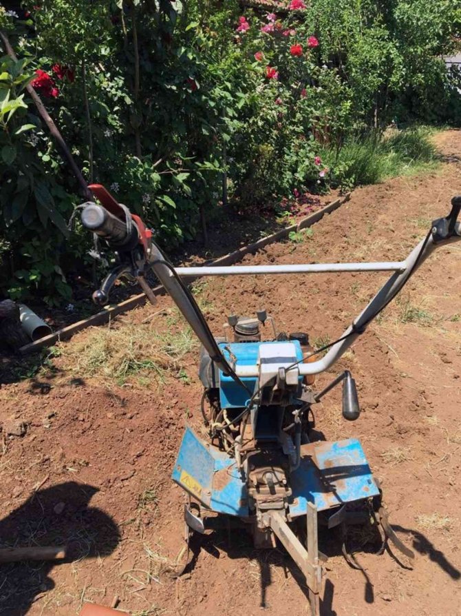 Ayağını çapa makinesine kaptırdı