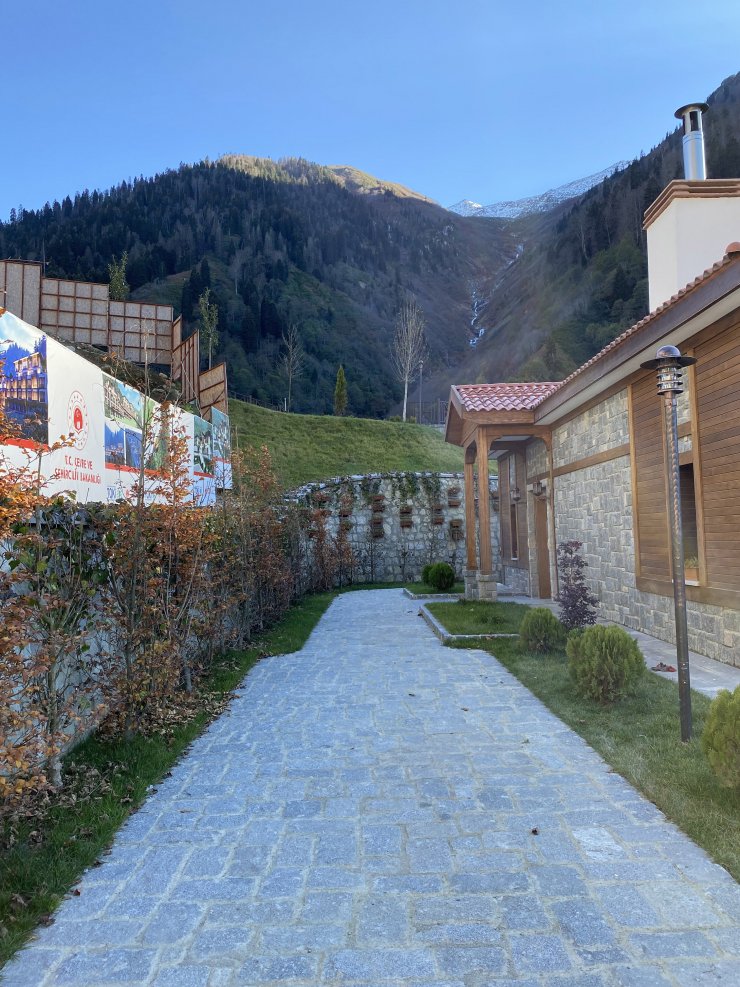 Bakan Kurum: Ayder'de inşaatlarımız bitme aşmasında