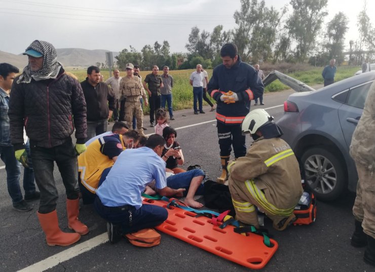 Bariyer otomobile saplandı: 3 yaralı