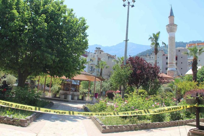 Cami bahçesinde cinayet