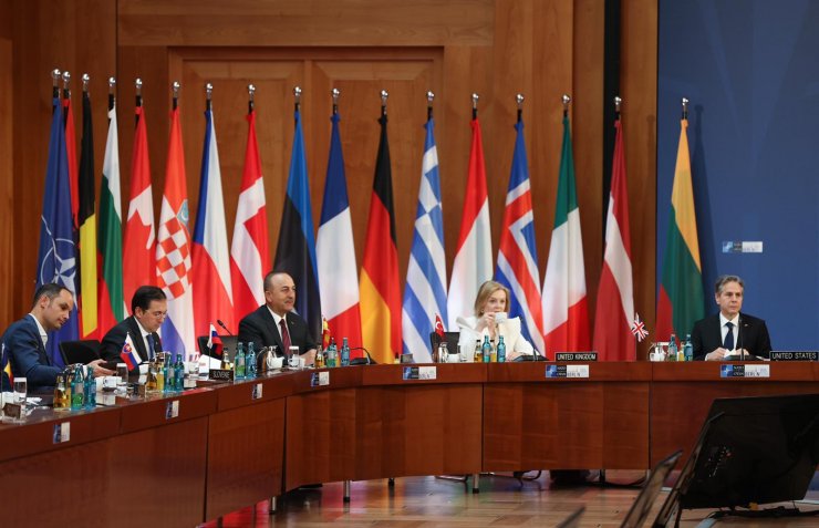 Çavuşoğlu, NATO Gayrıresmi Toplantısı sonrası basına konuştu