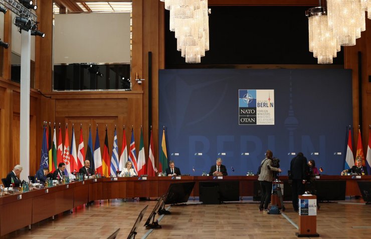 Çavuşoğlu, NATO Gayrıresmi Toplantısı sonrası basına konuştu