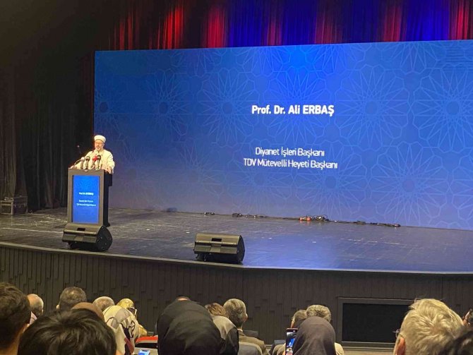 Diyanet İşleri Başkanı Erbaş, Diyanet Bursları Mezuniyet Programı’na katıldı