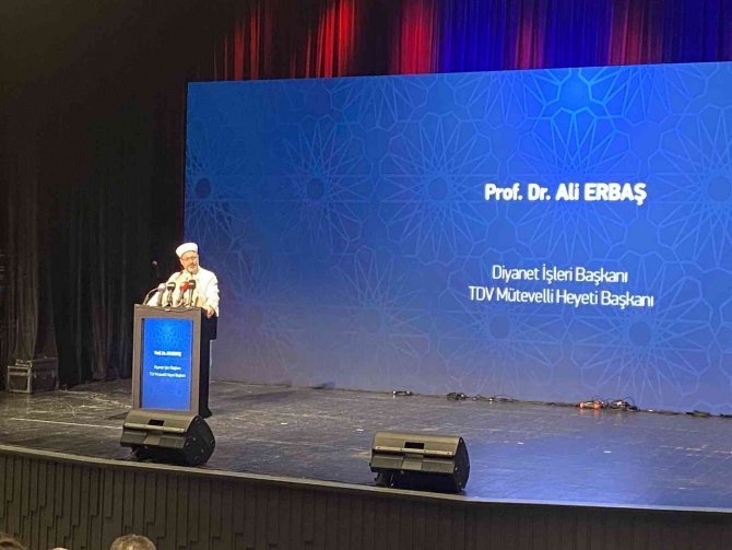 Diyanet İşleri Başkanı Erbaş, Diyanet Bursları Mezuniyet Programı’na katıldı