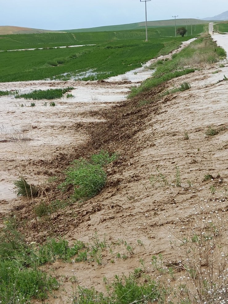 Kırşehir'de sağanak ve dolu etkili oldu