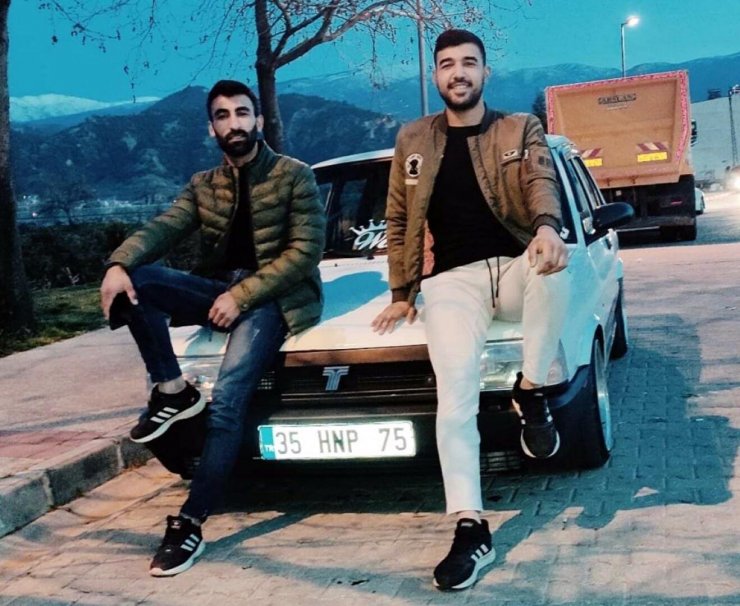 Otomobil  ağaca çarptı; 1 ölü, 1 yaralı