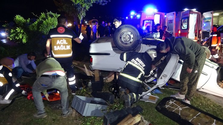 Otostop yapan üniversitelilerin bindiği otomobil takla attı: 5 yaralı