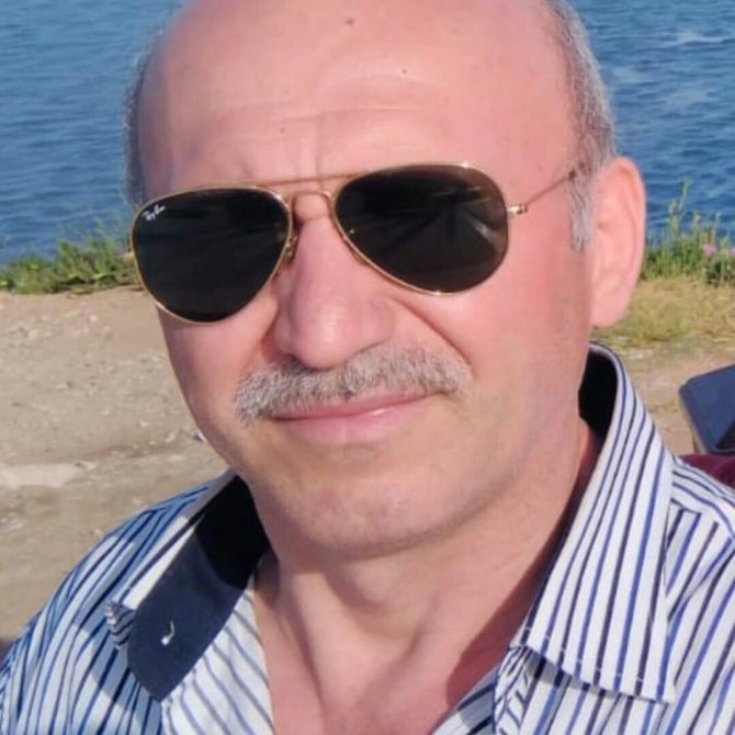 Tarlaya uçan otomobilin sürücüsü hayatını kaybetti