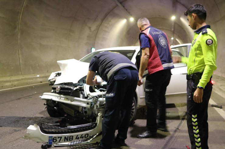 Tünelde zincirleme kaza: 3 yaralı