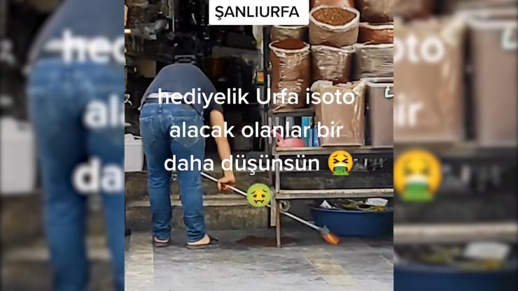 Yere dökülen biberleri satışa sunan esnafa ceza
