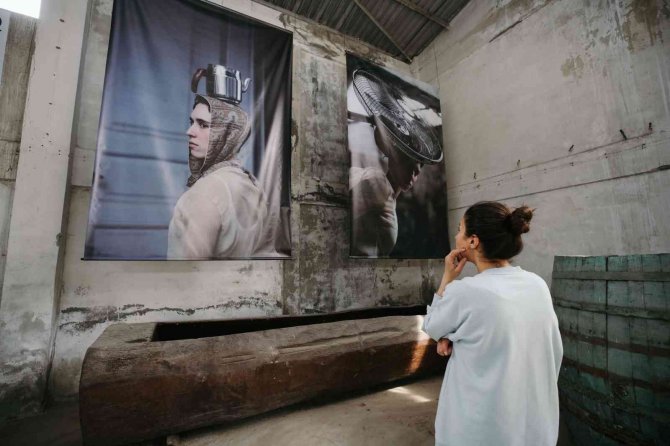 Yukarı baktıran sergiler izlenime açıldı