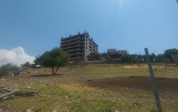 Apartman inşaatında çökme:  1'i ağır 3 işçi yaralı