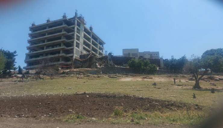 Apartman inşaatında çökme:  1'i ağır 3 işçi yaralı