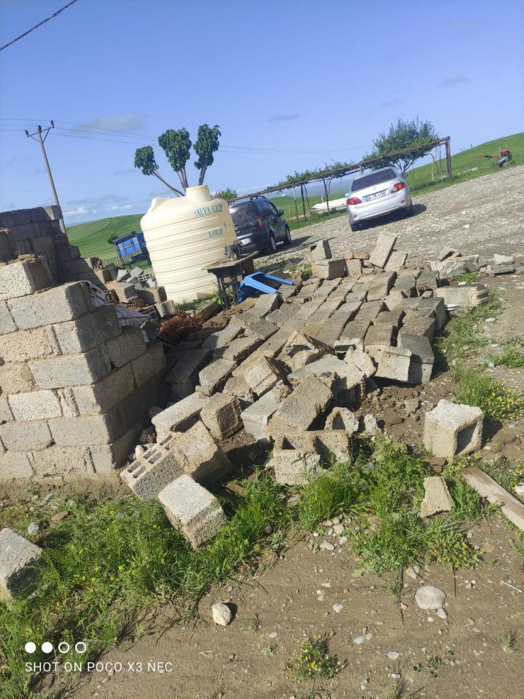 Batman'da sağanak ve dolu, ekili alanları vurdu