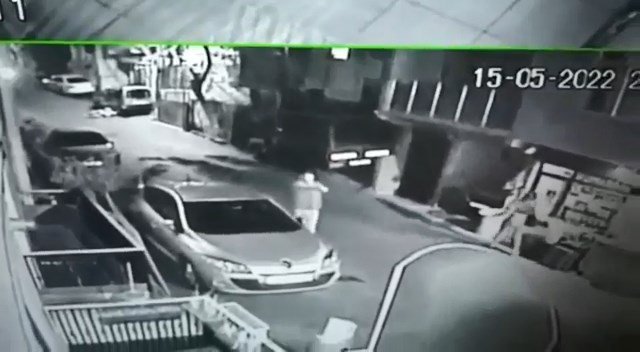 Bekçi ve amcasına saldırı anı kameralara böyle yansıdı