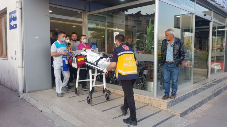 Benzin bidonunu çakmakla yakınca vücudu yandı 