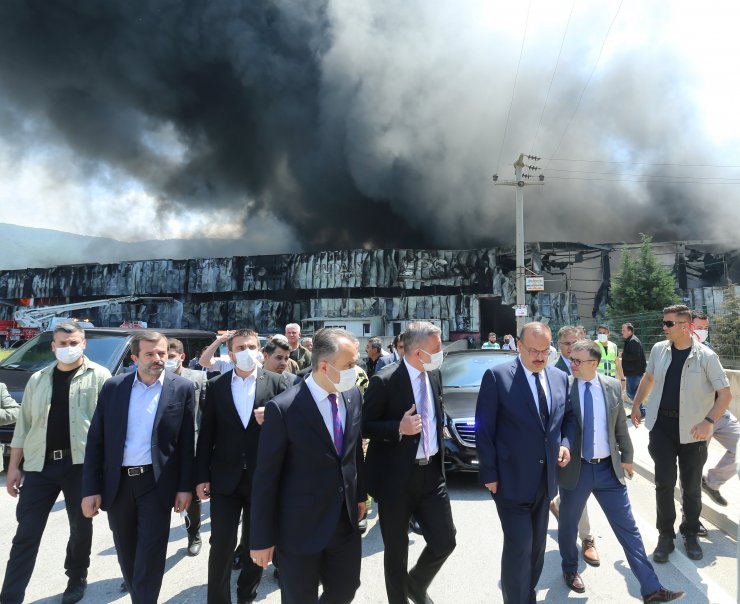 Fabrikada korkutan yangın