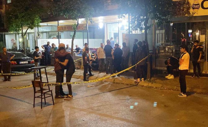 Genç evinde ölü bulundu