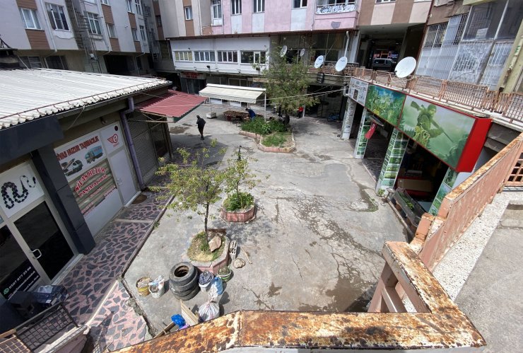 İş hanı, esnafı tedirgin eden farelerden temizlendi