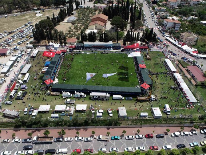 Manavgat Belediyesi Yağlı Güreşleri’nde Başpehlivan Cengizhan Şimşek oldu