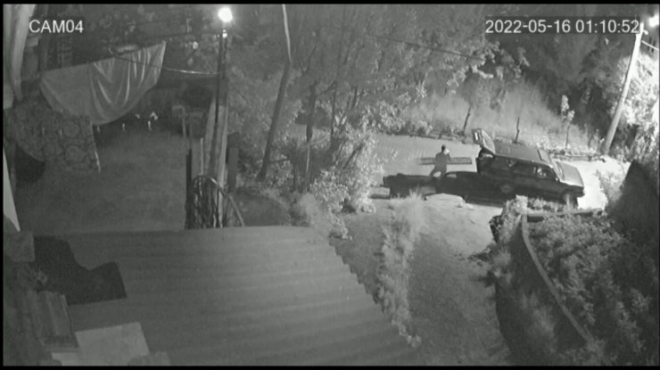 Mazgalı çalma anı güvenlik kamerasına yansıdı