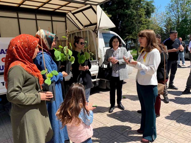 Sel bölgesindeki çiftçilere fidan ve ata tohumu dağıtıldı