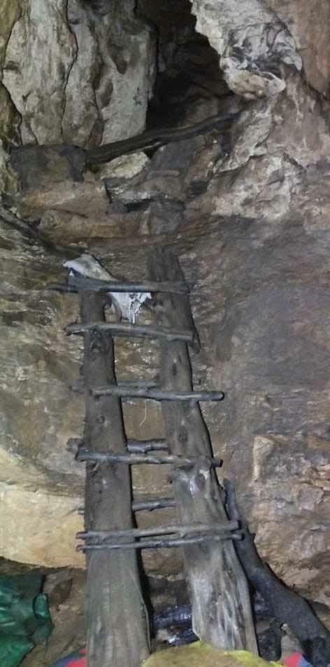 Tespit edilen mağarada mühimmat ve yaşam malzemeleri ele geçirildi