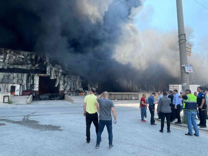 Yangının boyutu havadan çekilen görüntülere yansıdı