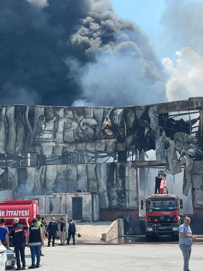 Yangının boyutu havadan çekilen görüntülere yansıdı