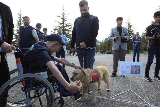 17 engelli bir günlüğüne asker oldu