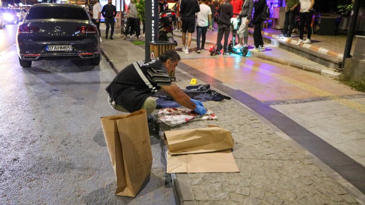 3 kişinin yaralandığı silahlı- sopalı kavga