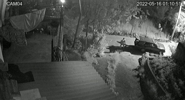 Aracıyla geldi, 80 kiloluk mazgalı çalıp gitti