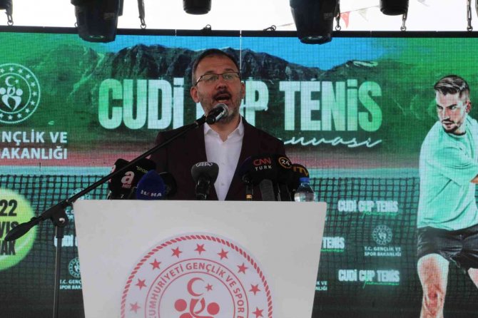 Bakan Kasapoğlu, Uluslararası Cudi Cup Tenis Turnuvası’nı izledi