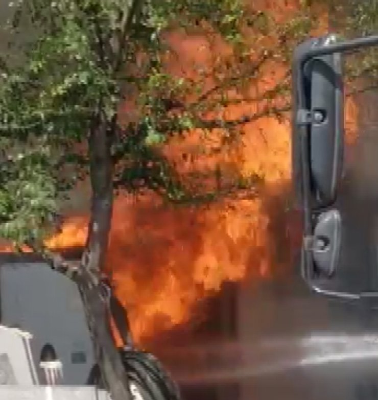 Bisiklet tamirhanesinde yangın çıktı