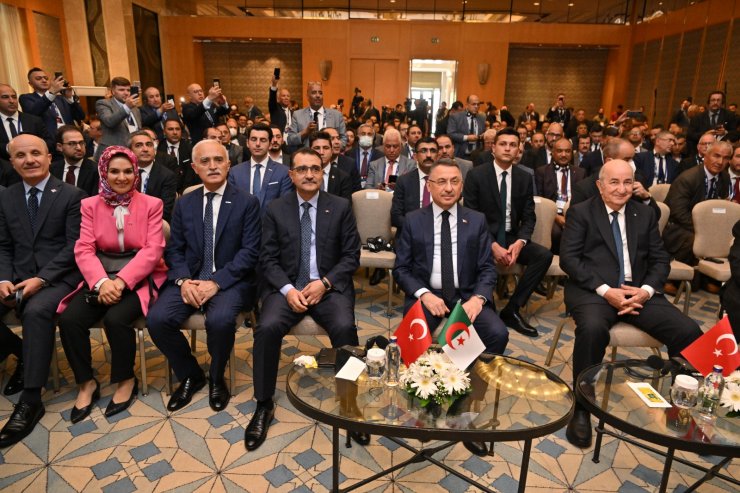 Fuat Oktay, Cezayir Cumhurbaşkanı Abdulmecid Tebbun ile bir araya geldi