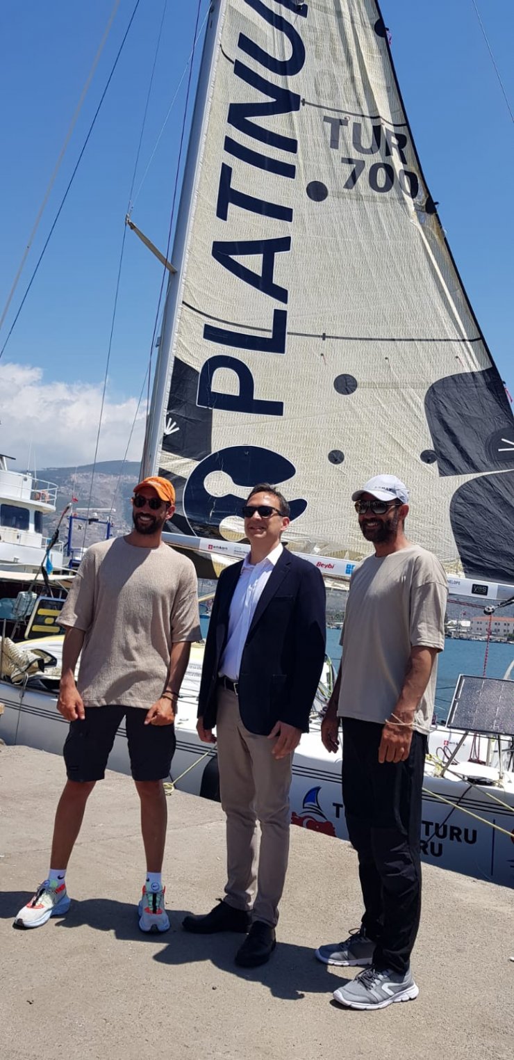 Gökova kardeşlerden yelkende Türkiye rekoru