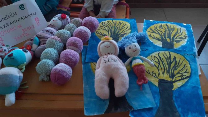 İlkokul öğrencileri, mutfak atıklarından doğal gübre üretti