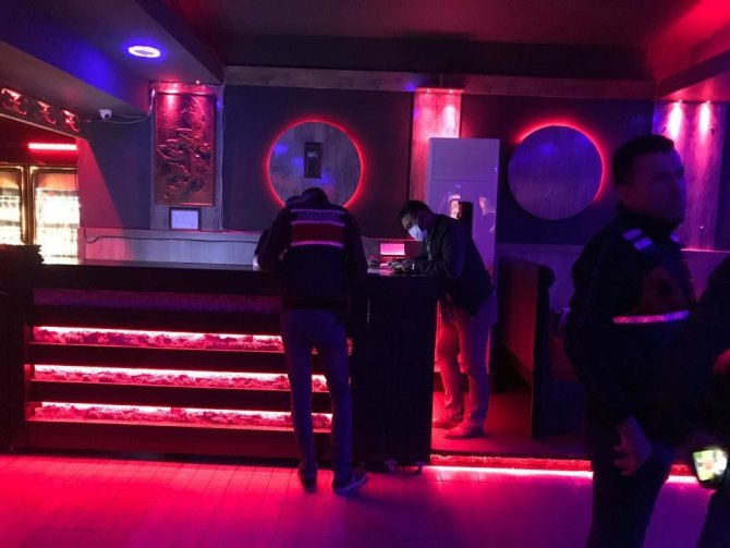 Jandarmadan eğlence mekanlarına şok baskın