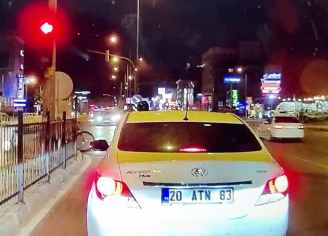 Otomobilin çarptığı bisikletteki Batuhan öldü, sürücü kaçtı