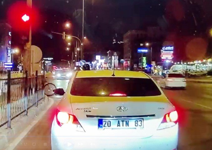 Otomobilin çarptığı bisikletteki Batuhan öldü, sürücü kaçtı