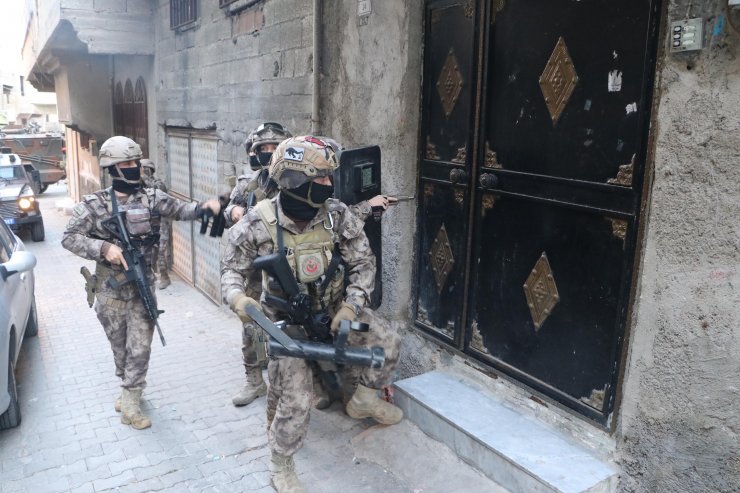 Şanlıurfa’da, uyuşturucu satıcılarına şafak operasyonu: 21 gözaltı