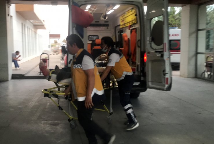 Tabancayla şakalaşırken arkadaşını vurdu