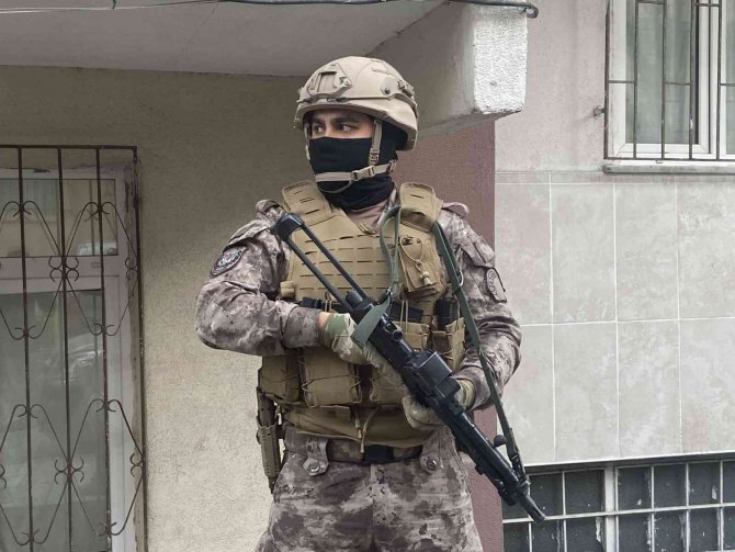 Twitch üzerinden dolandırıcılık yapan şebekeye şafak operasyonu